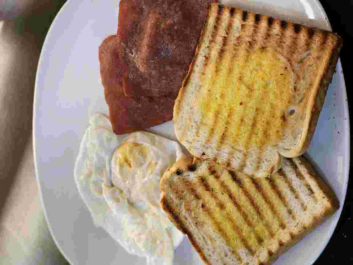 Ham,Egg & Toasted Bread